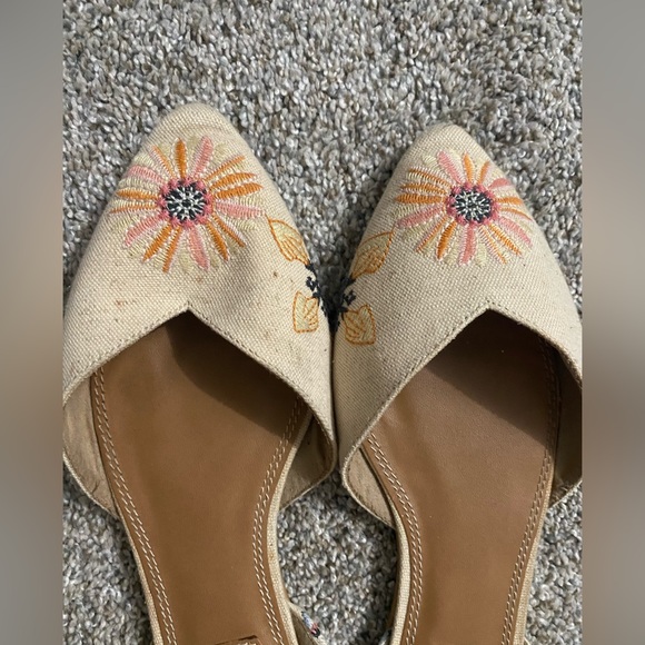 Accepting offers- 2 pairs of flats- Crown Vintage and CL by Laundry - Picture 3 of 14